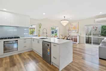 10 Mission Heights Drive, Flat Bush