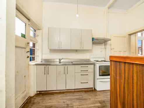 372 South Road, Caversham