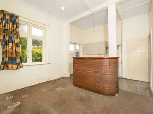 372 South Road, Caversham