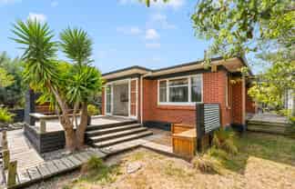 12 Cambridge Road, Martinborough