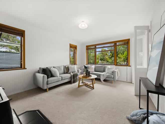 12 Cambridge Road, Martinborough