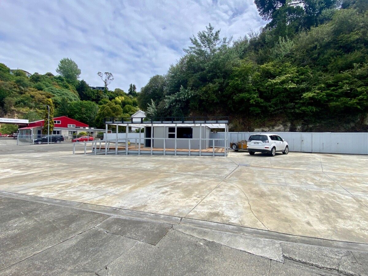 High-Profile Yard in Pole Position - Widok 3