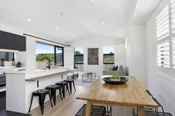 38 Puhirake Crescent, Pyes Pa