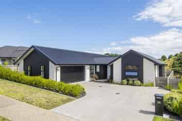 38 Puhirake Crescent, Pyes Pa