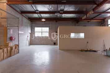 A RARE FIND | 300M² WAREHOUSE AND OFFICE