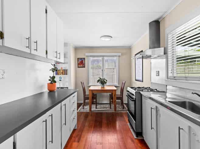 73 Middle Road, Havelock North