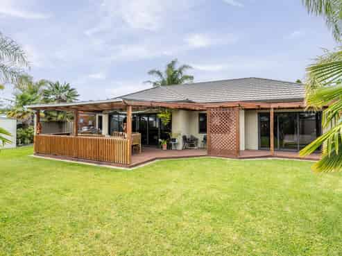 6 Lowry Place, Frimley