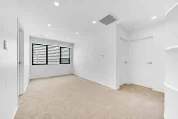 11a Banyan Drive, Totara Heights