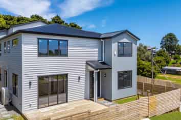 11a Banyan Drive, Totara Heights
