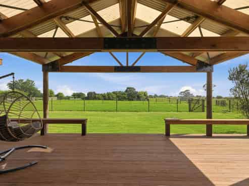 106B Awanuiarangi Road, Pikowai