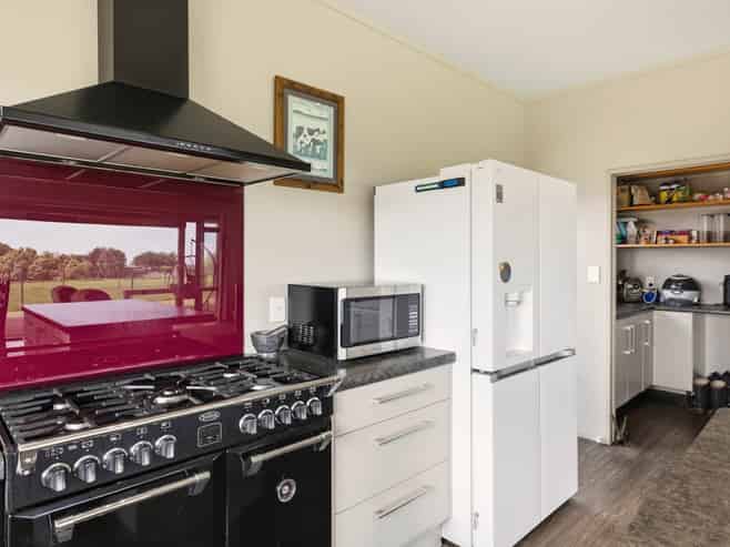 106B Awanuiarangi Road, Pikowai