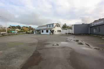 Prime Corner Yard in Silverdale 