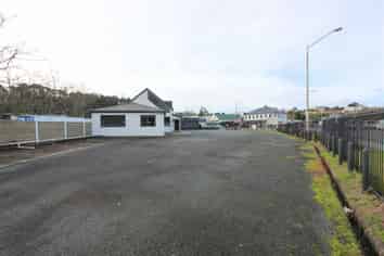 Prime Corner Yard in Silverdale 