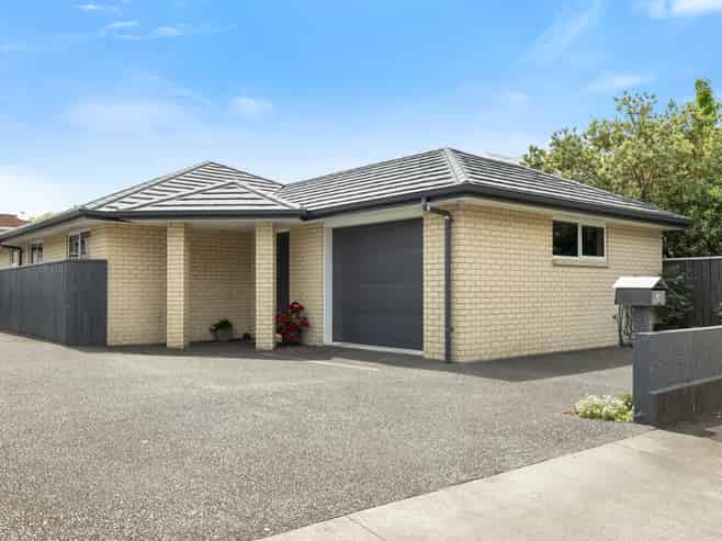 48 Wallace Place, Westown