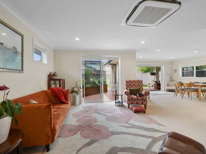 48 Wallace Place, Westown