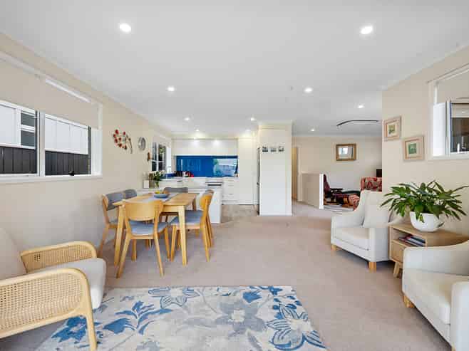 48 Wallace Place, Westown