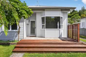 8 Massey Road, Mangapapa