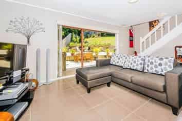 1/112 Oaktree Avenue, Browns Bay