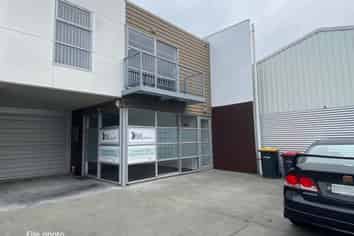 75m2* Office/Storage in Waltham