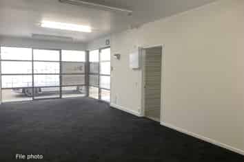 75m2* Office/Storage in Waltham