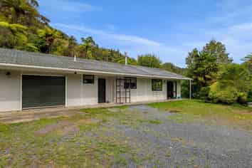 3133 Mokau Road, Mokau