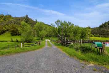 3133 Mokau Road, Mokau