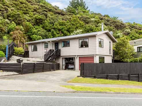 35 Omapere Street, Whitby