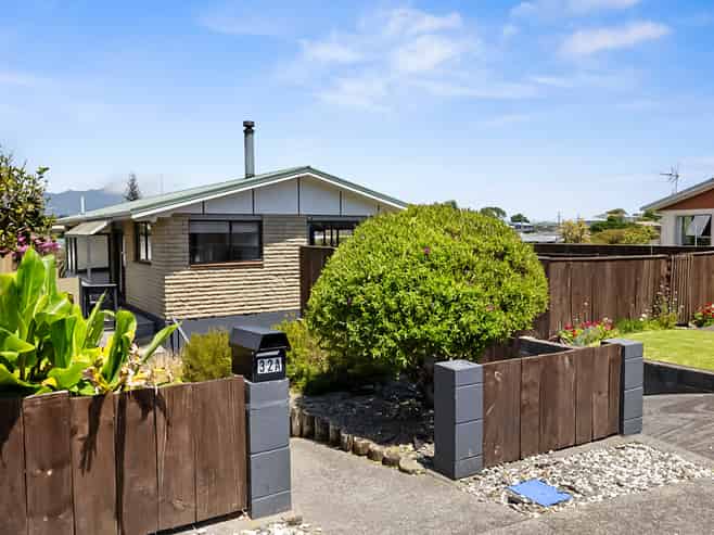 32A Simons Street, Moturoa