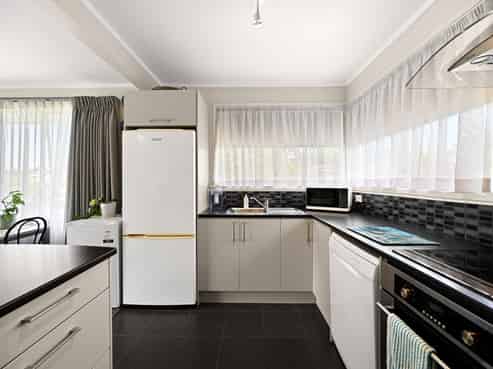 22 Sunnyhills Avenue, Glenview