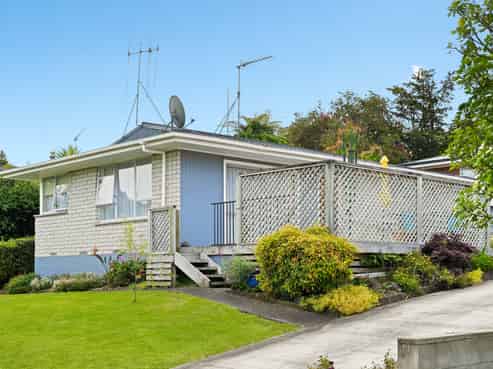 22 Sunnyhills Avenue, Glenview