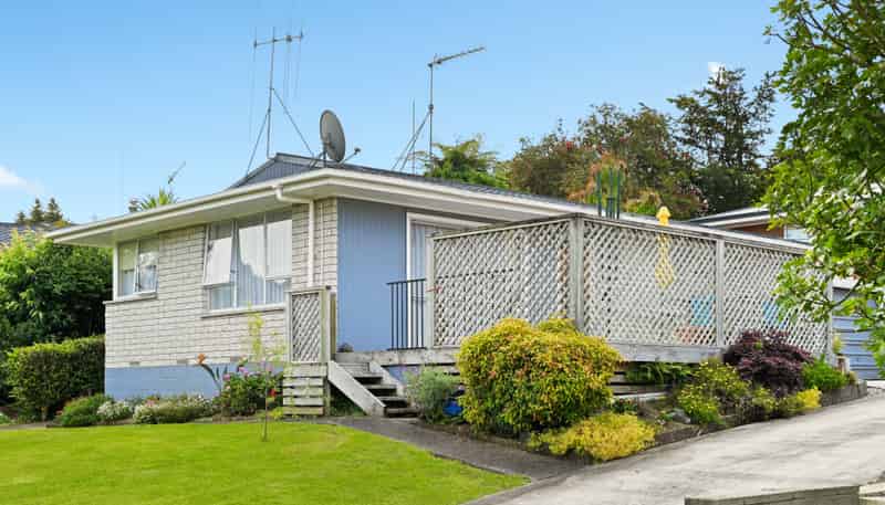 22 Sunnyhills Avenue, Glenview