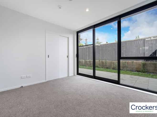 1/4 Treasure Lane, Te Atatu South