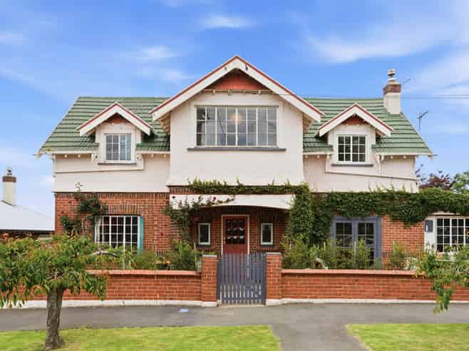 20 McGeorge Avenue, Mornington