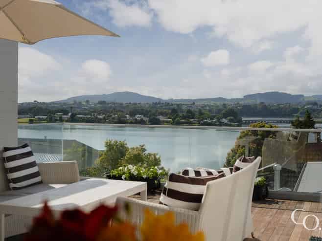 174 Grace Road, Avenues