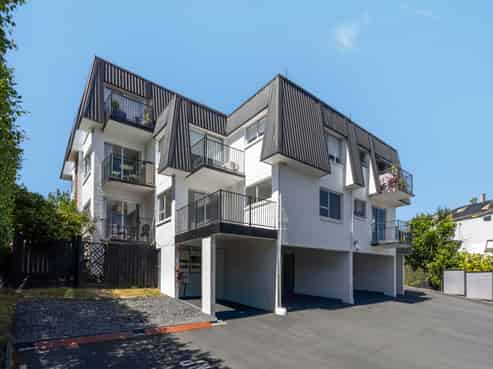 11/24A Hamilton Road, Herne Bay