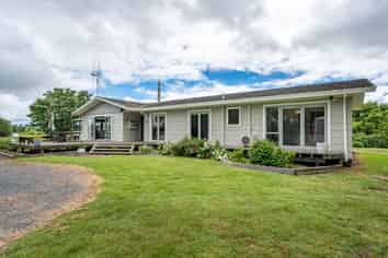 1986 Kakaramea Road, Ngahinapouri