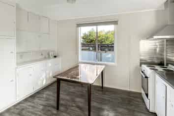 201a College Street, West End