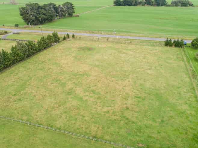 27 Rangiotu Road, Himatangi