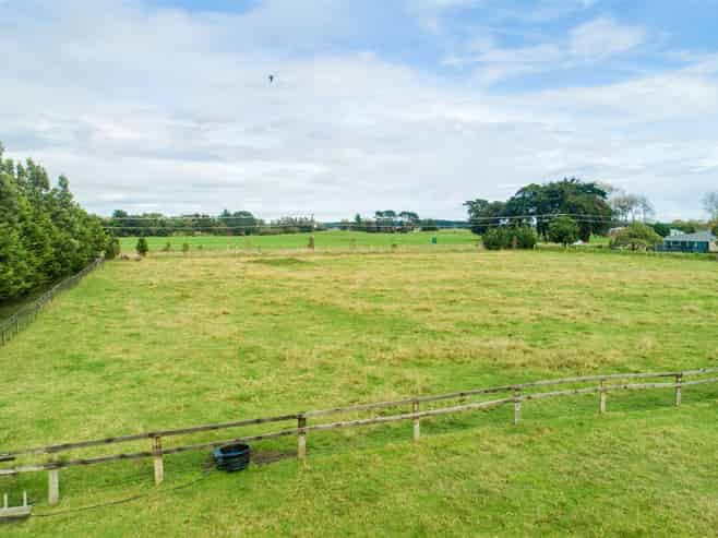 27 Rangiotu Road, Himatangi