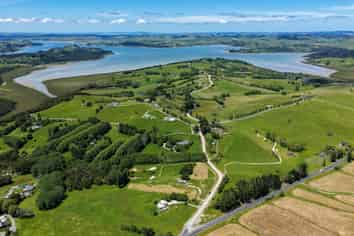 9 Petley Road, Paparoa