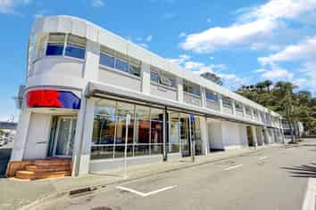 Leasing options - Clive Square West