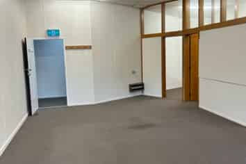 Leasing options - Clive Square West