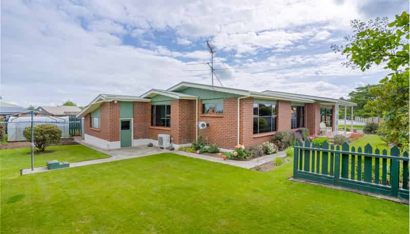 30 Waterford Drive, Winton