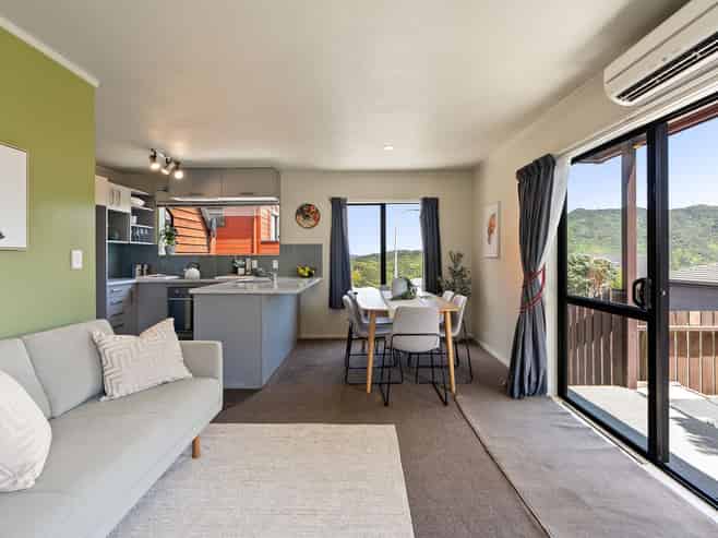 14B Landsdowne Terrace, Karori