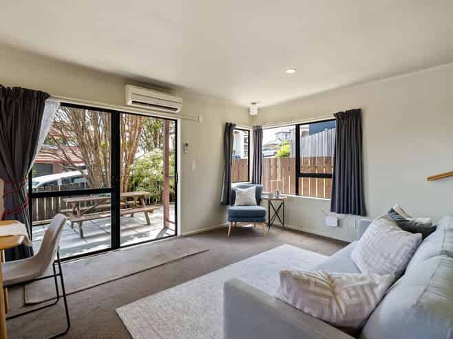 14B Landsdowne Terrace, Karori