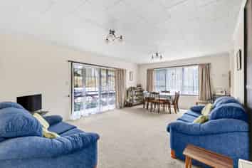 2/3 The Ridgeway, Enner Glynn