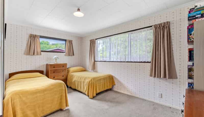 2/3 The Ridgeway, Enner Glynn