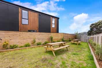 6 Stockden Place, Karori