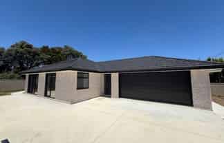 22 Norfolk Crescent, Feilding