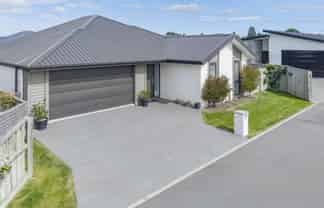 15 Grey View Grove, Rangiora
